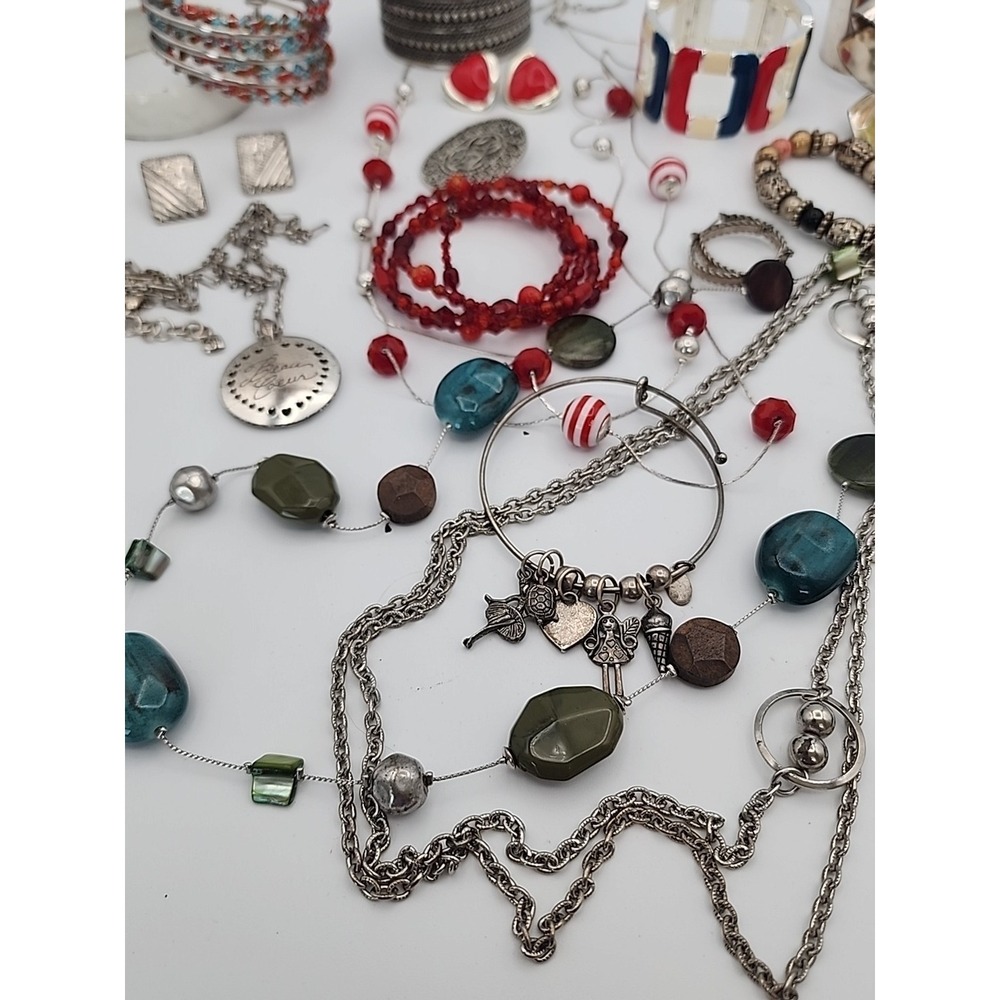Vintage to Modern Costume Fashon Jewelry Lot Mixed Ethnic Beads 80s Charm Wear - Picture 4 of 16